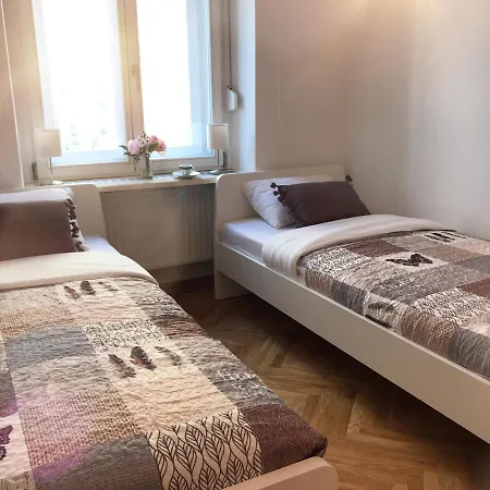 Romance Rooms&apartments بيت ضيافة *